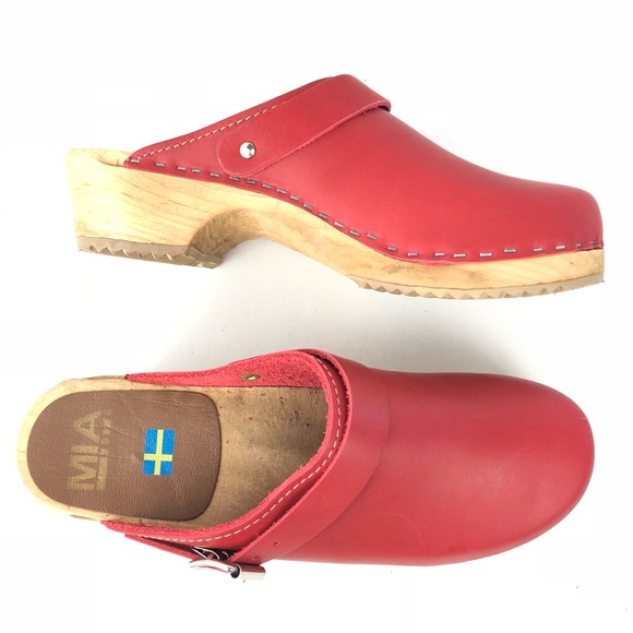 mia red clogs